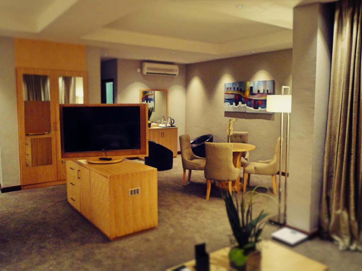 The Grand Palace Hotel Singine Kamer foto